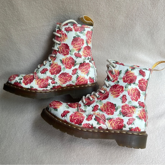 Rare Dr. Martens Rose Pattern Combat Boots White Red Floral Women’s 6 - Picture 9 of 16